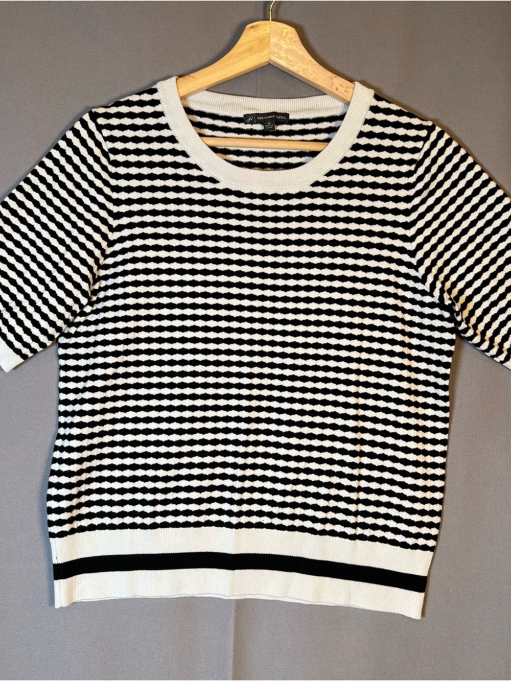 Adrianna Papell Black & White Patterned Short Sleeve Knit Sweater Top SzL